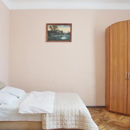 Квартира Подобово Біля Форуму Високий Замок Вулиця Хмельницького 61 Lviv Ngoại thất bức ảnh