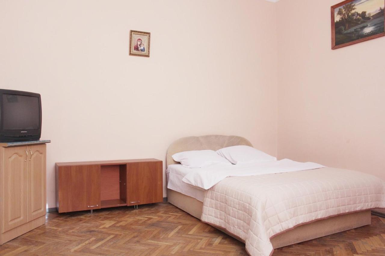 Квартира Подобово Біля Форуму Високий Замок Вулиця Хмельницького 61 Lviv Ngoại thất bức ảnh